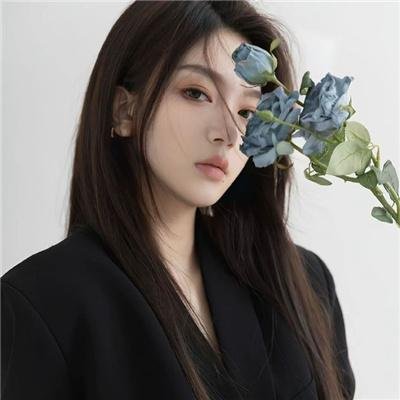 开局华流巅峰，转身养成高冷校花